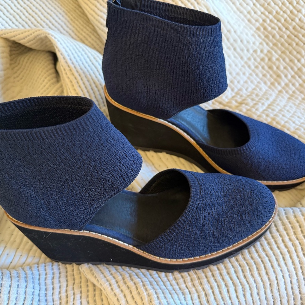 Eileen Fisher Navy Wedge Shoes (Never Worn)